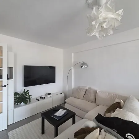 Appartamento Spacieux Et Paisible - Balcon & Parking - Fc *