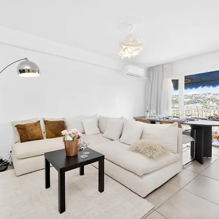 Spacieux Et Paisible - Balcon & Parking - Fc