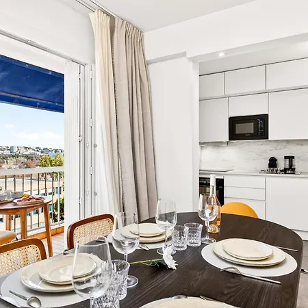Spacieux Et Paisible - Balcon & Parking - Fc Appartamento